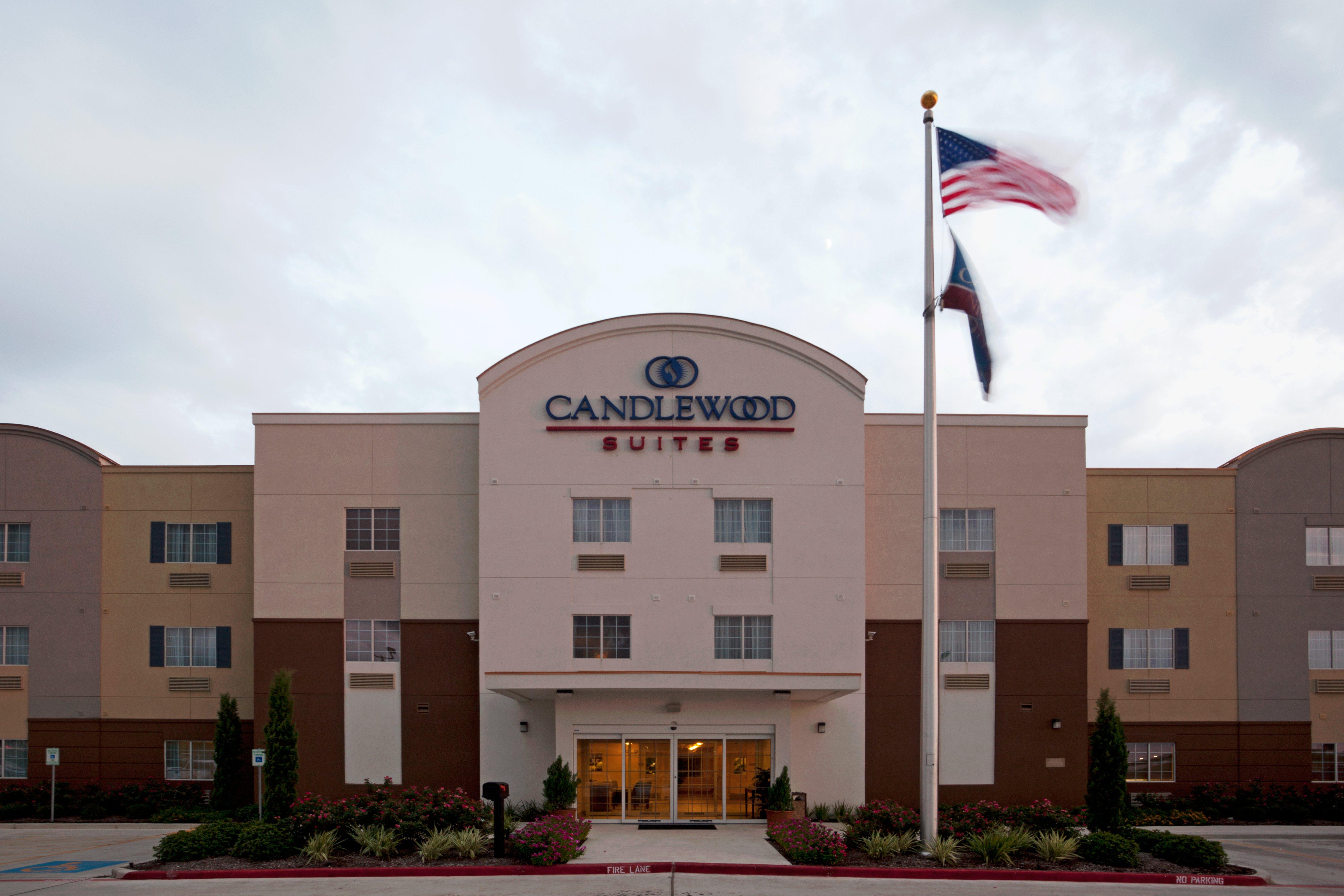 Candlewood Victoria By Ihg Екстериор снимка