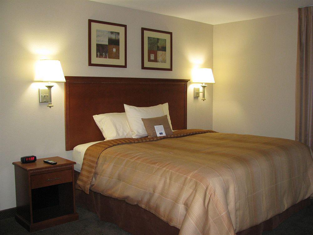 Candlewood Victoria By Ihg Стая снимка