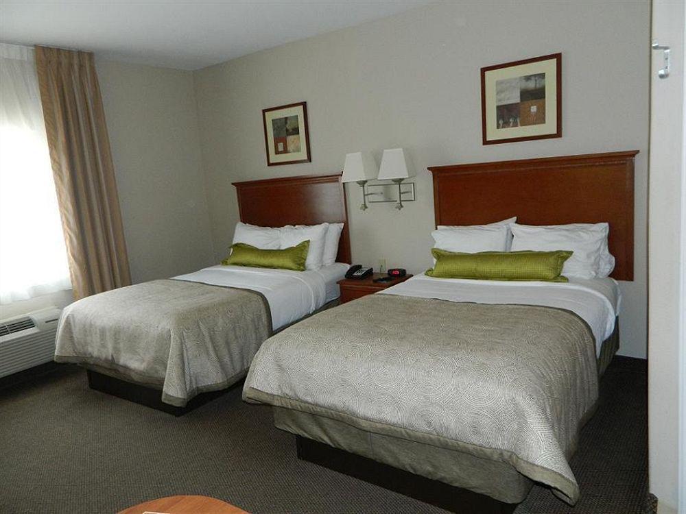 Candlewood Victoria By Ihg Екстериор снимка